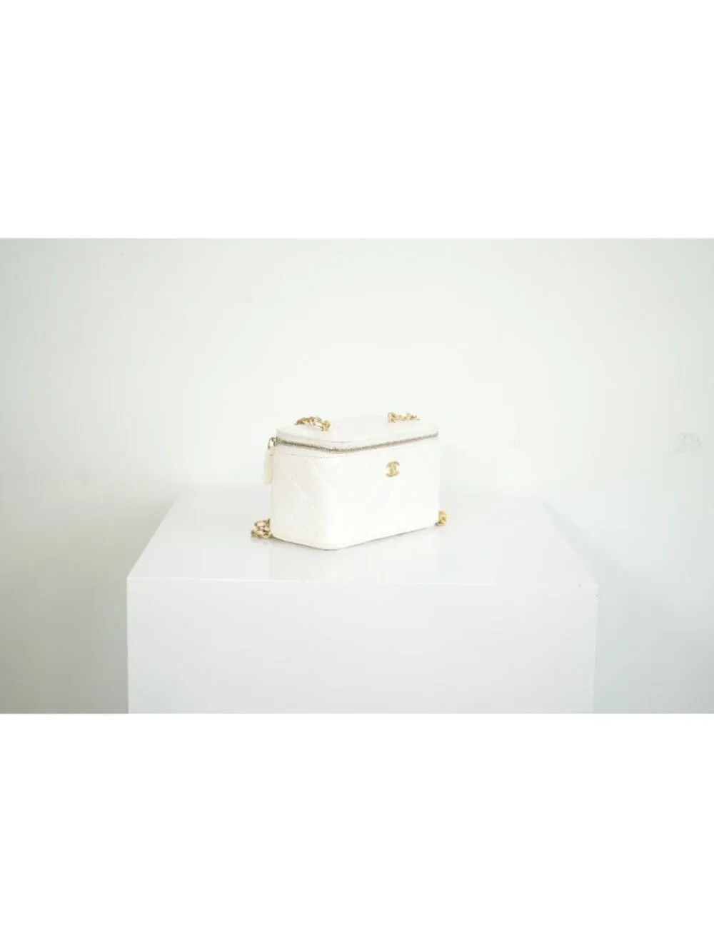 Chanel White Quilted Lambskin Leather Vanity with Dust Bag